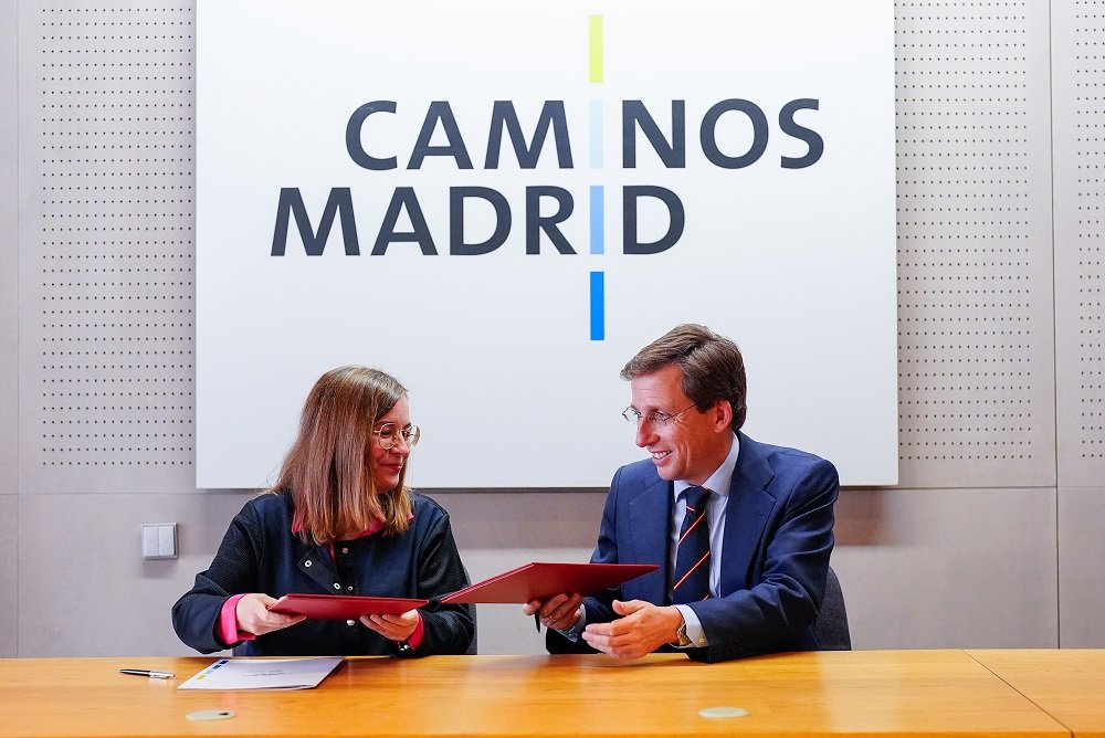 El alcalde de Madrid, en la firma del protocolo de colaboración con el Colegio de Ingenieros de Caminos, Canales y Puertos de Madrid