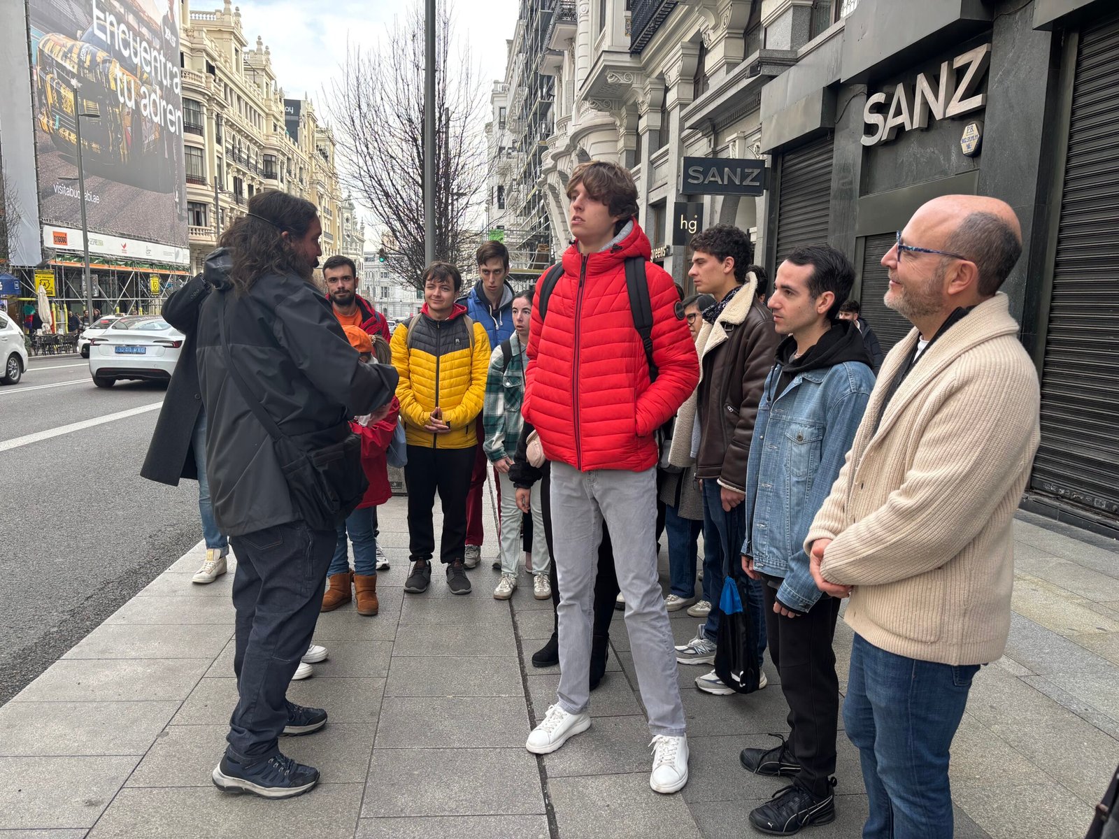 Fernández durante la visita cultural