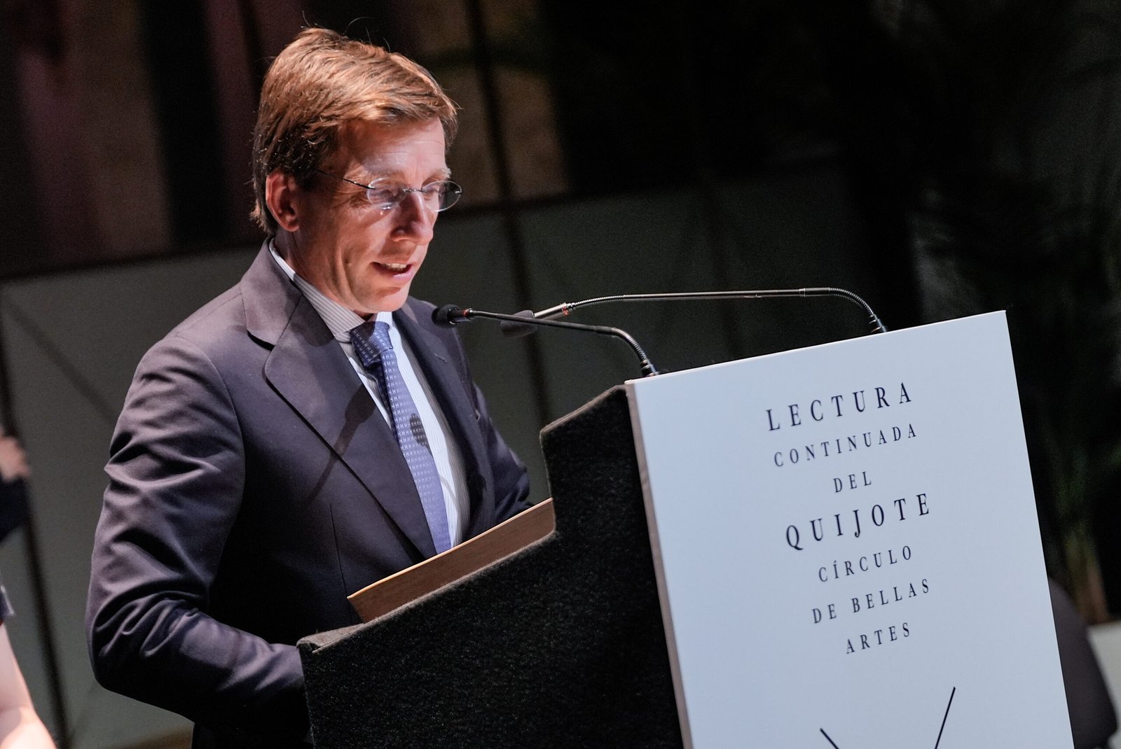El alcalde de Madrid durante la lectura de El Quijote