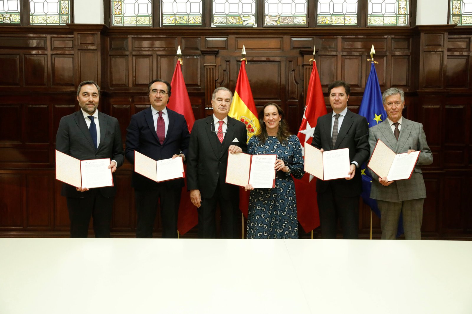 Firma del convenio entre el Ayuntamiento de Madrid, la Asociación por el Arbitraje Internacional en Madrid y el Club Español e Iberoamericano del Arbitraje