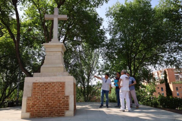 Finalizada la restauración y recuperación de la Cruz del Siglo tras una inversión de más de 10.000 euros.