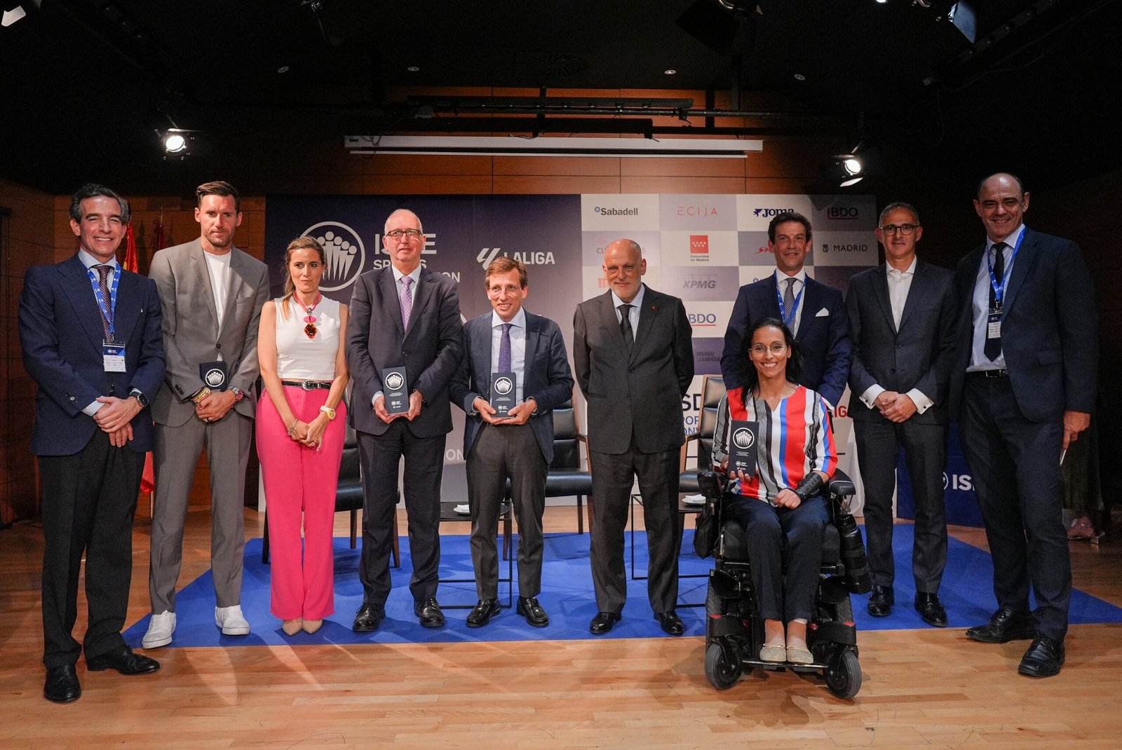 Foto de familia de los galardonados