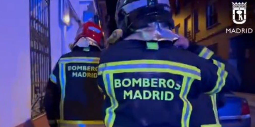 Un incendio calcina una vivienda en el distrito madrileño de Puente de Vallecas
