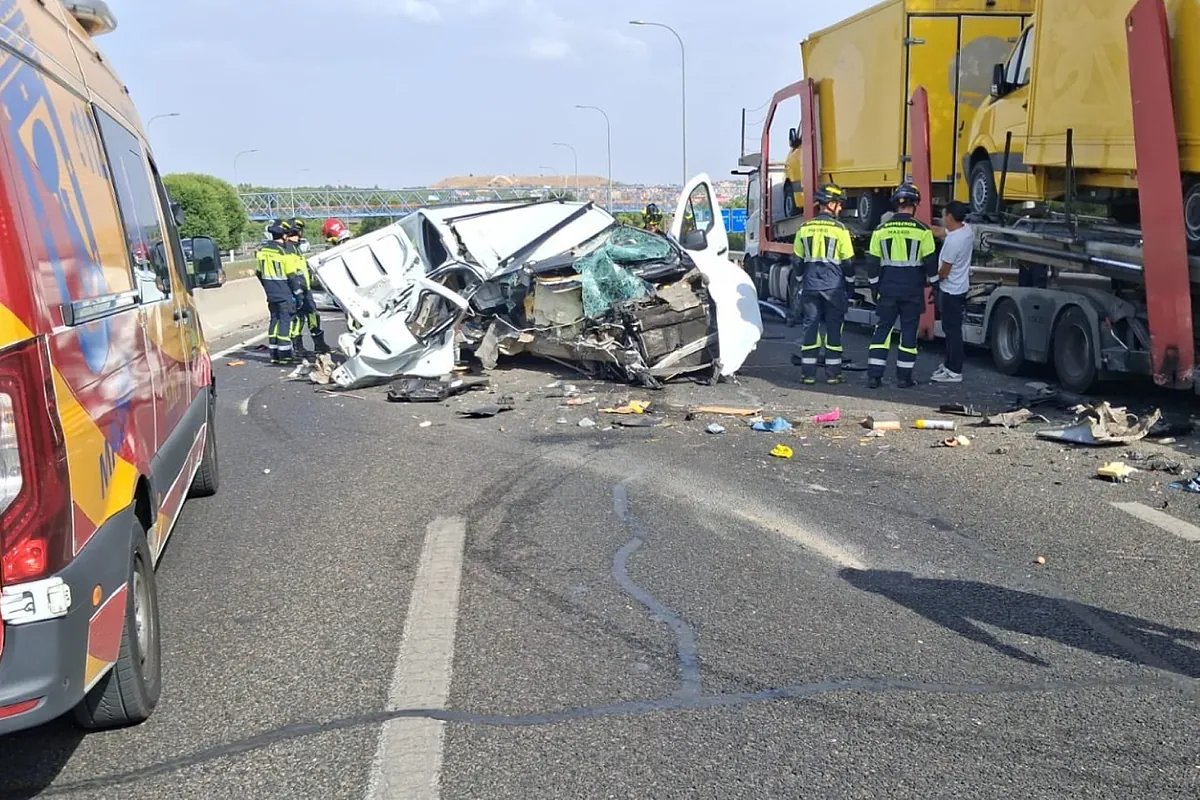 Cortada la A-3 en sentido salida por un accidente múltiple que se ha saldado con dos heridos