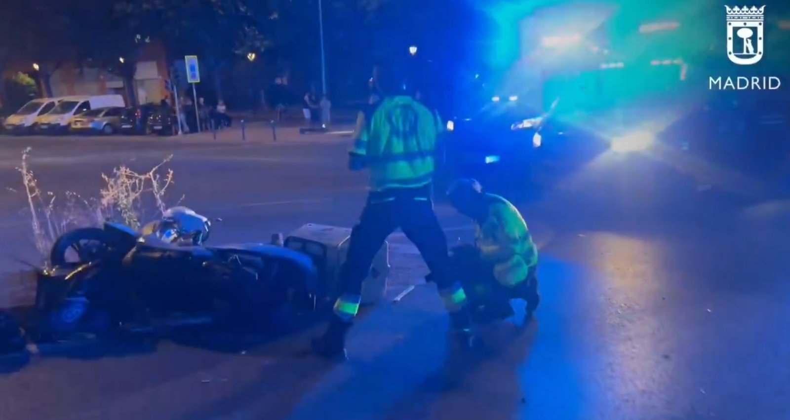 Accidente en la calle Caramuel deja a un repartidor de pizzas gravemente herido
