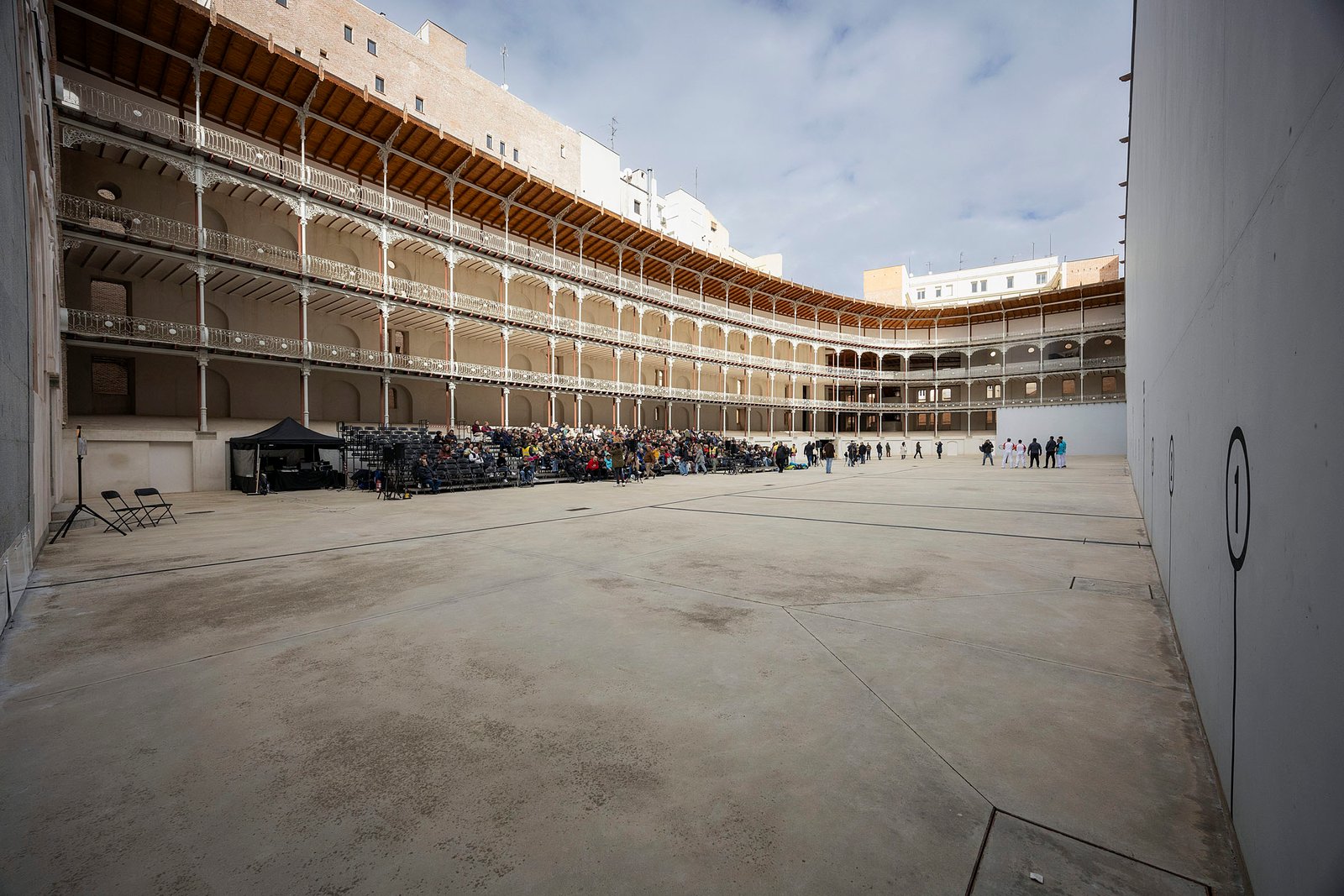 1.Beti Jai con público espectador