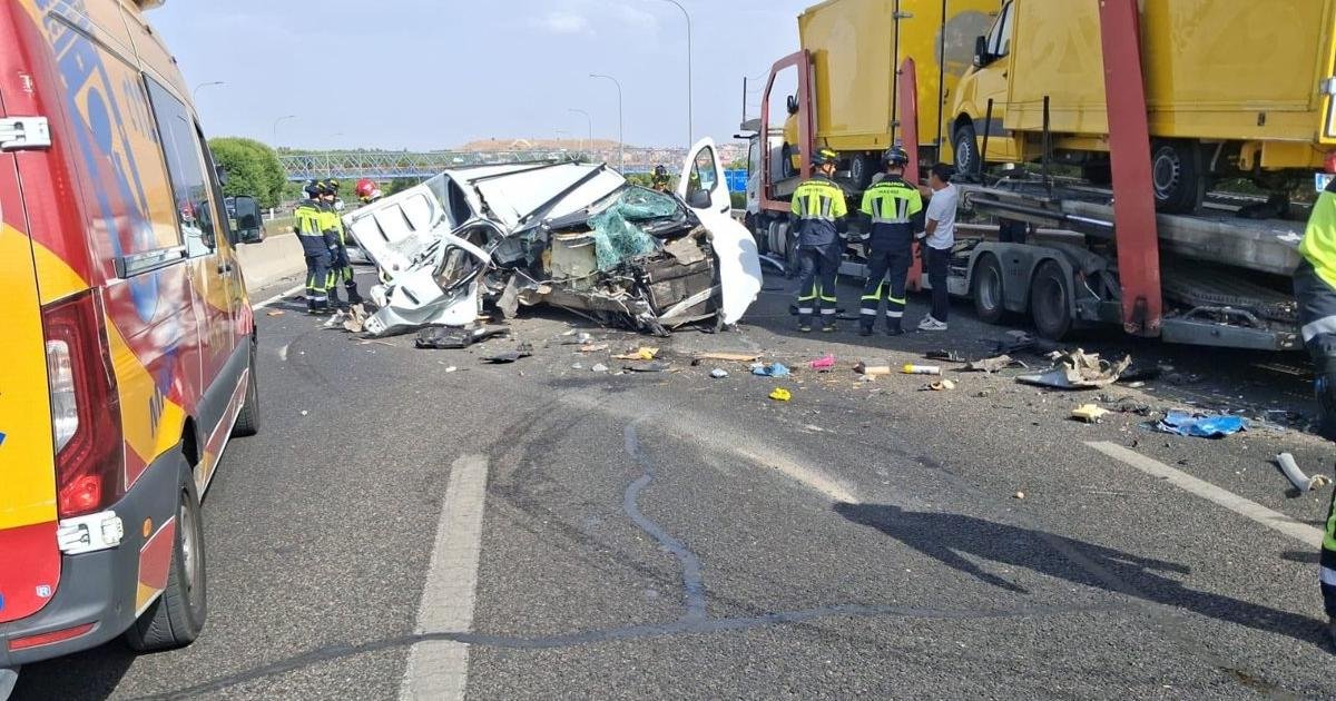 Cortada la A-3 en sentido salida por un accidente con al menos tres vehículos implicados y dos personas heridas