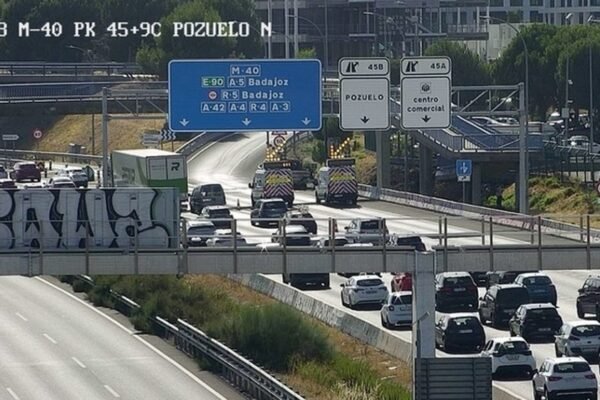 Incendio en la M-40 cerca de Pozuelo de Alarcón genera caos y columna de humo Las Rozas Hoy