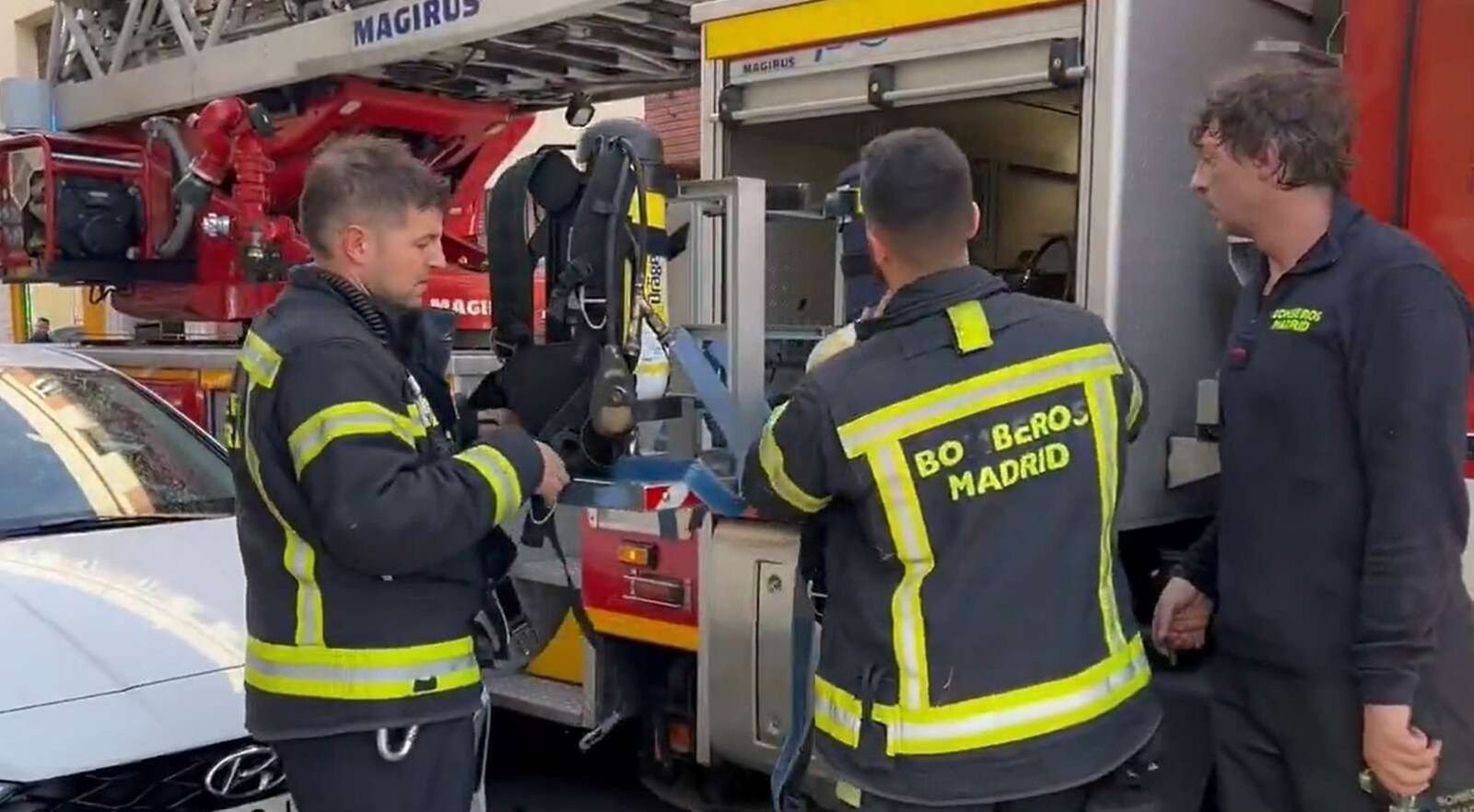 Un incendio en una vivienda de Aravaca deja cinco personas afectadas por humo