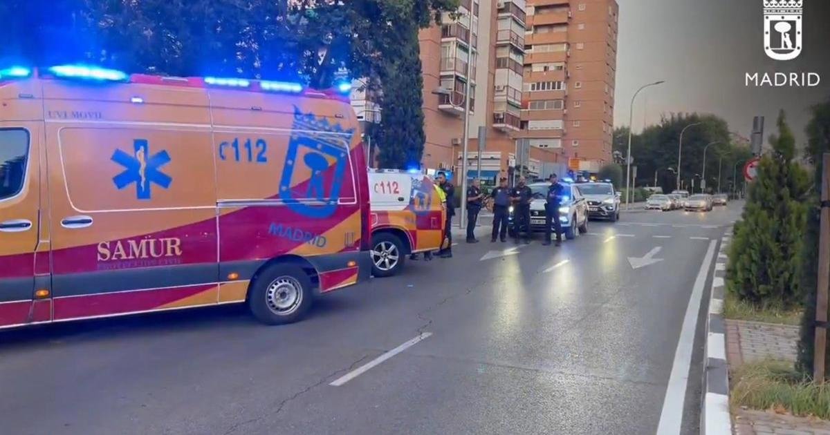 Una moto atropella a una mujer de 71 años en las inmediaciones de un paso de peatones en Moratalaz