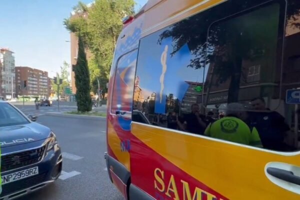 Muere mujer atropellada en la calle Doctor Esquerdo – El Distrito, según Emergencias Madrid. Arde un vehículo de combustión en el garaje de un edificio de viviendas en Sanchinarro