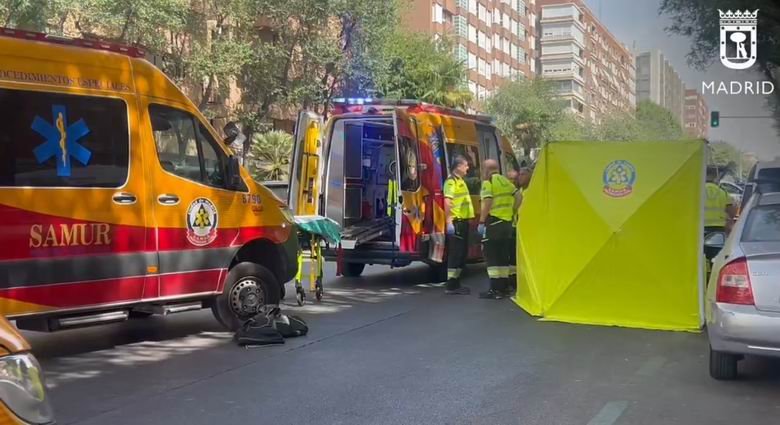 Muere una mujer en Madrid tras ser atropellada cuando cogía algo del maletero de su coche