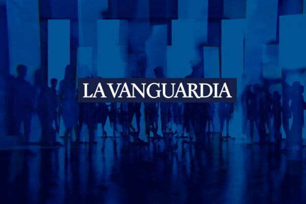 Muere un motorista en Madrid tras colisionar contra un vehículo detenido en el arcén