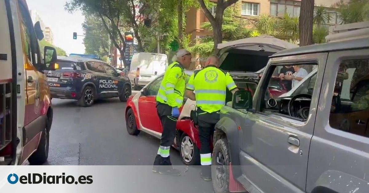 Una mujer muere atropellada mientras sacaba objetos del maletero de su coche en la calle Doctor Esquerdo de Madrid