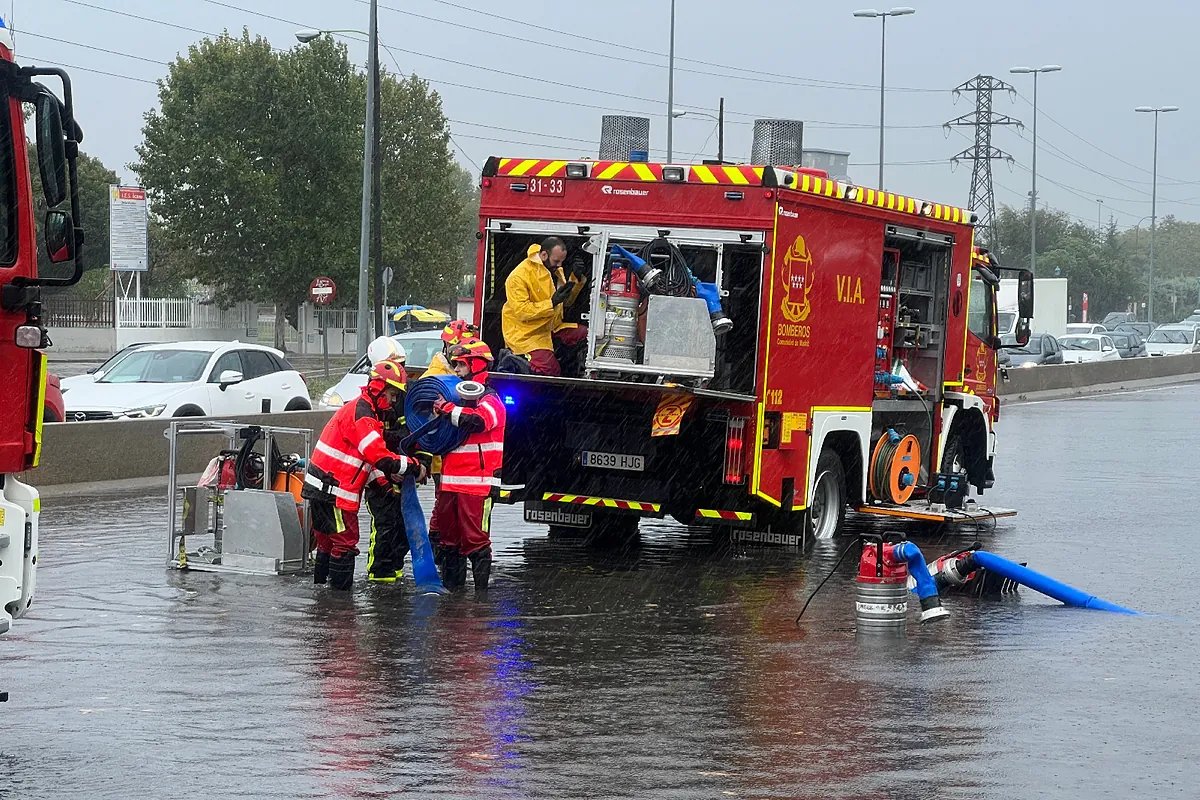 Madrid se adelanta a la temporada de lluvias con un plan especial 'anti danas' para las 179 localidades: "La Protecci�n Civil empieza desde el ciudadano"