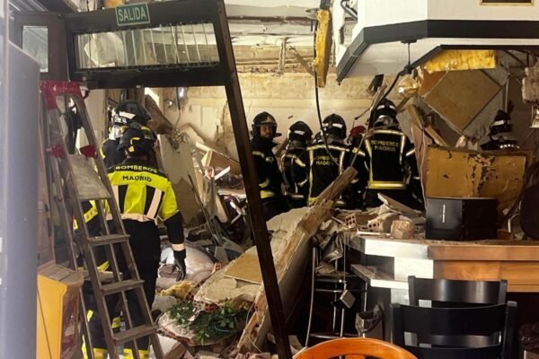 Una explosión en un bar de Madrid deja 25 heridos, tres de ellos graves