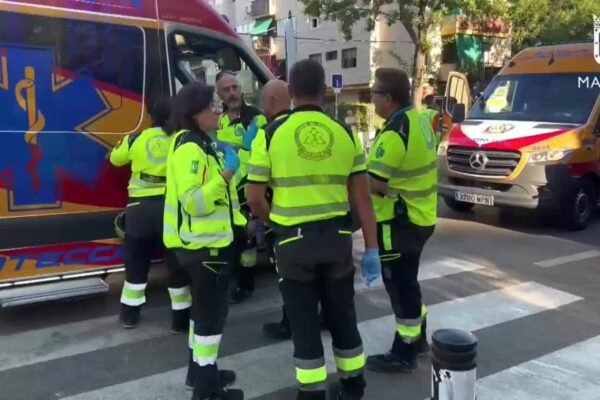 Dos heridos graves en incendio en vivienda de Madrid. Dos heridos graves en el incendio de una vivienda en Madrid