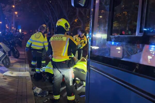 autobús arrolla a un hombre