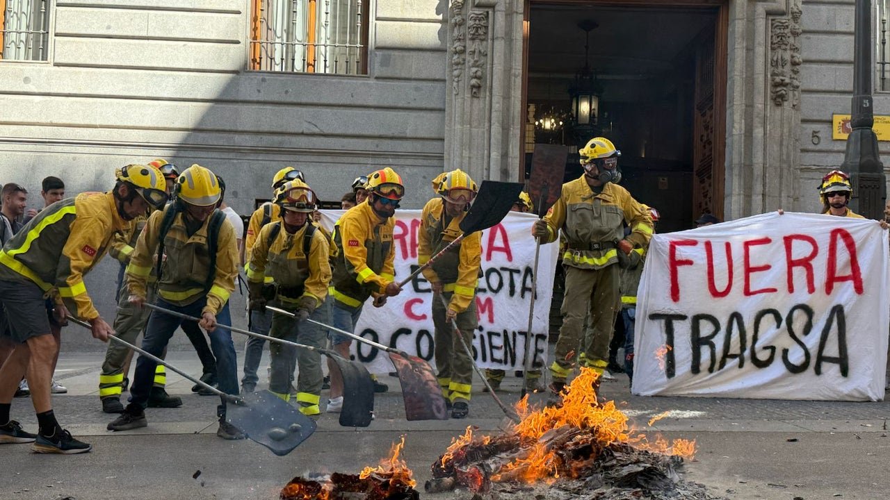 Los bomberos forestales de Madrid reclaman ante Hacienda un «convenio digno»