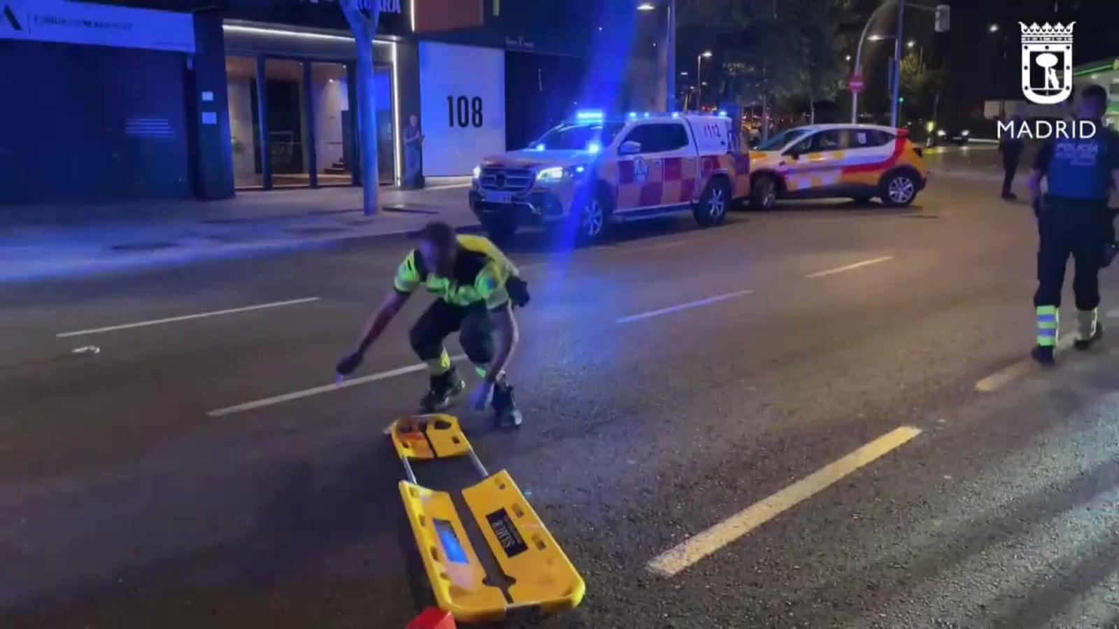 Herido grave un motorista al chocar con un taxi en Madrid cuyo conductor se dio a la fuga