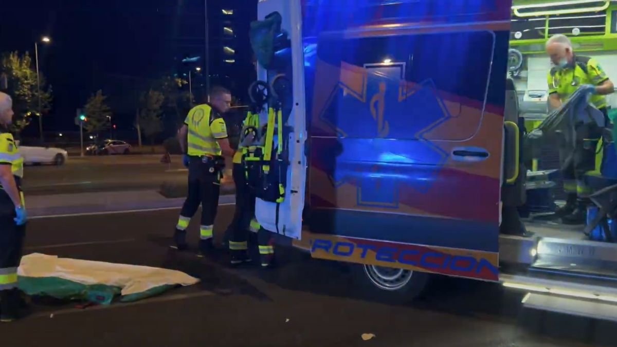 Un conductor deja herido grave a un motorista y se da a la fuga en Príncipe de Vergara
