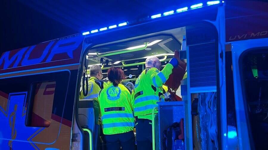 dos heridos graves tras chocar un camión y una furgoneta VTC