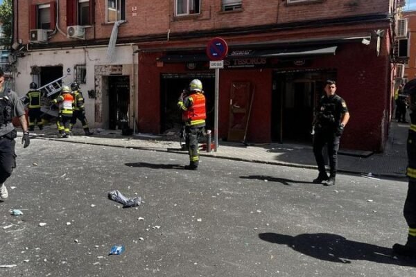 "Situación de caos" en el barrio de Vallecas tras una explosión