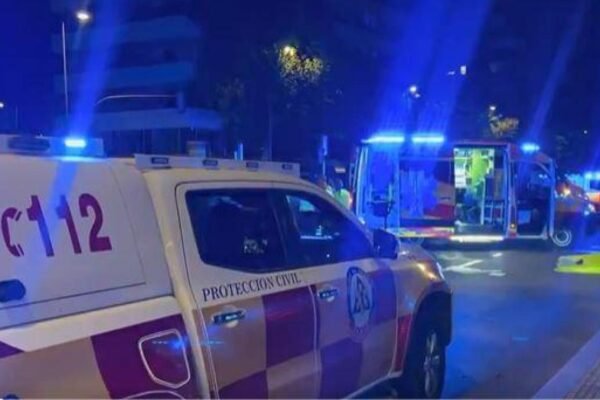 Equipos de Samur, Protección Civil y Policía Local en el lugar de los hechos.