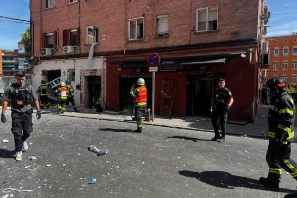 Encuentran segunda víctima mortal tras explosión en edificio de Vallecas. Localizada una segunda víctima mortal tras la explosión del edificio en Vallecas