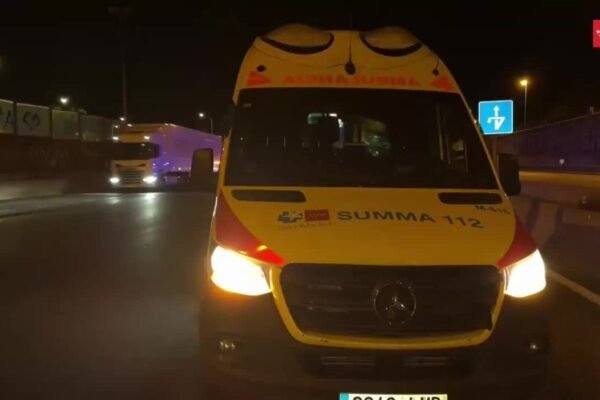 Fallece un motorista de 51 tras impactar con una mediana en la A-6 por Collado Villalba (Madrid)