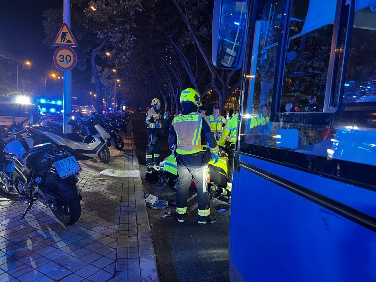 En estado grave un hombre de 60 años tras ser atropellado por un autobús urbano en el Paseo de la Castellana