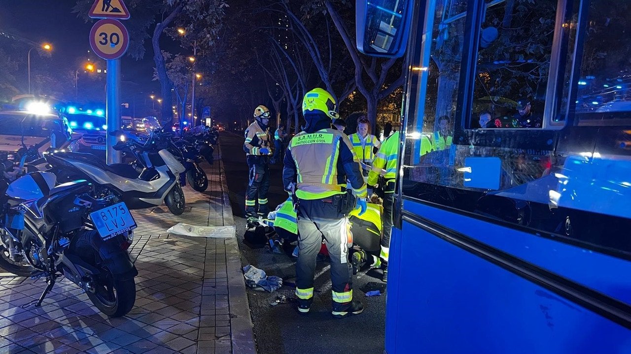 Herido grave tras ser atropellado por un autobús en el Paseo de la Castellana