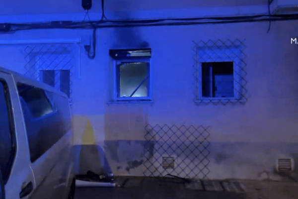 Hombre muere en incendio de su vivienda en Campamento. Un hombre muere en el incendio de su vivienda en Campamento
