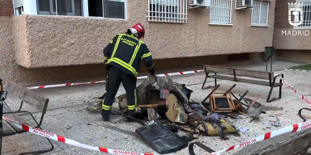 Una mujer herida grave por quemaduras y un hombre intoxicado por humo en un incendio en su vivienda en Latina