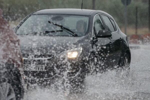 La Comunidad de Madrid urge a los municipios a adoptar medidas preventivas ante el riesgo de tormentas otoñales