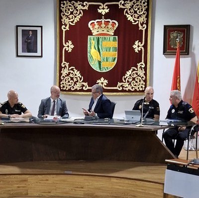 Momento de la reunión de la Junta Local de Seguridad de Parla, presidida por el Alcalde y el Delegado del Gobierno.