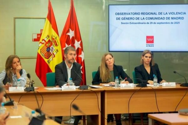Madrid alerta de 40 posibles casos de fallos en pulseras antimaltrato y exige...
