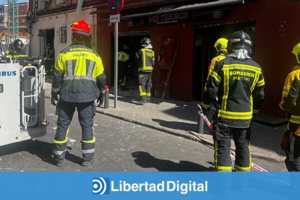 Un muerto y 25 heridos, cinco de ellos graves, balance provisional de la explosión en un bar de Vallecas