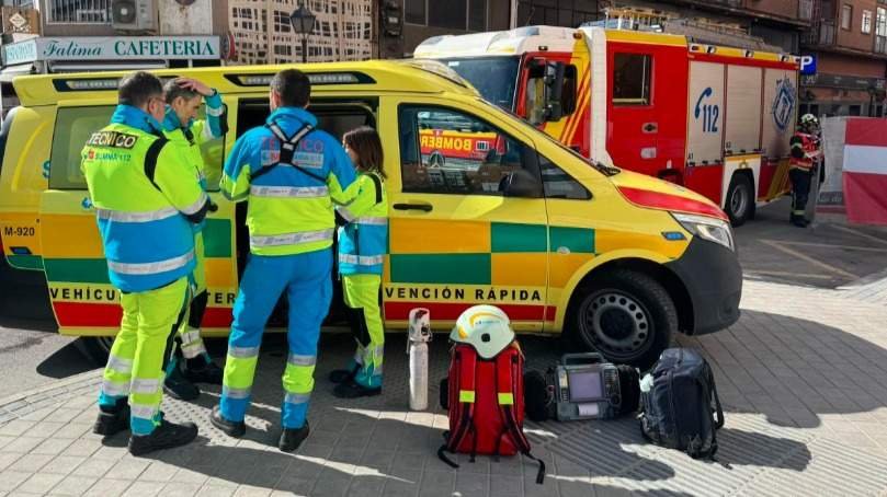 dos jóvenes heridos al chocar contra un guardarraíl