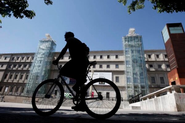 Dos asaltos en pocas horas en Atocha con dos detenidos: un joven sufre el robo de una ri�onera y a otro le sustraen el m�vil tras golpearle en la cabeza