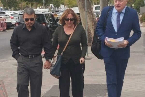 Condenado a 20 años de prisión por matar a su exnovia de 42 navajazos en Parla en 2022