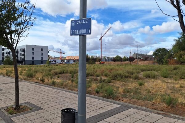El Ayuntamiento de Alcalá cede parcelas para más de 200 viviendas del Plan Vive Joven