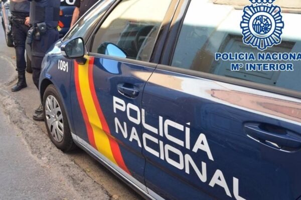Hombre de 50 años fallece tras ser apuñalado en Puente de Vallecas