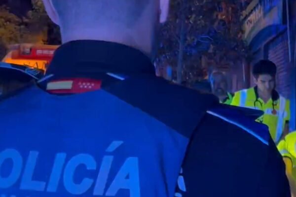 Hombre de 50 años fallece tras ser apuñalado en Puente de Vallecas: Detalles del trágico incidente. Fallece un hombre de 50 años tras ser apuñalado en Puente de Vallecas: Detalles del incidente