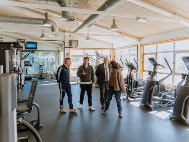 La sala fitness de Navalcarbón reabre este sábado tras la renovación completa de su equipamiento