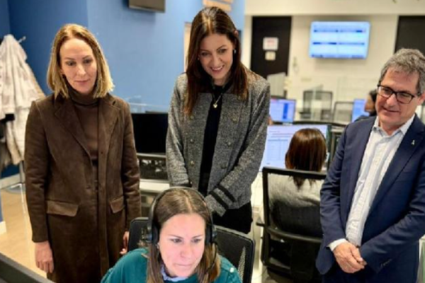 La alcaldesa de Majadahonda visitad el Centro de Atención