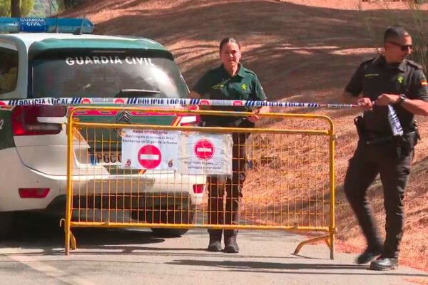 El pantano de San Juan permite el baño solo en Pelayos de la Presa tras incendios recientes
