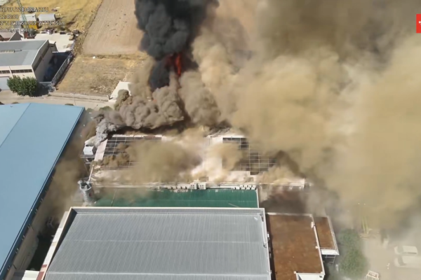 Incendio en nave de televisión en Fuente el Saz causa daños en plató y oficinas