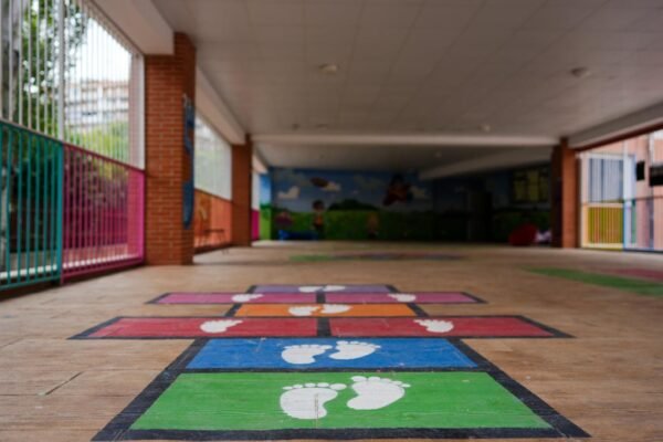 La Comunidad de Madrid abre 61 centros educativos para facilitar la conciliación familiar