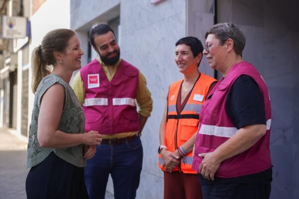 La Comunidad de Madrid atiende a 1.328 afectados por el incendio en la Sierra Oeste